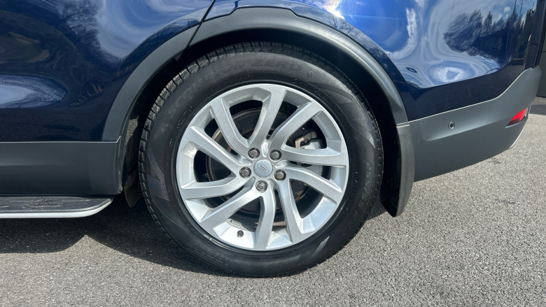 Land Rover Discovery 3.0 D300 S 5dr Auto Diesel Station Wagon